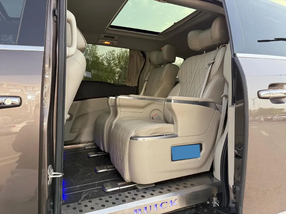 2021 Buick GL8 2.0T 237HP L4 9AT,autocango,china used car exporter,china ev exporter,chinese used car exporter,chinese used ev exporter