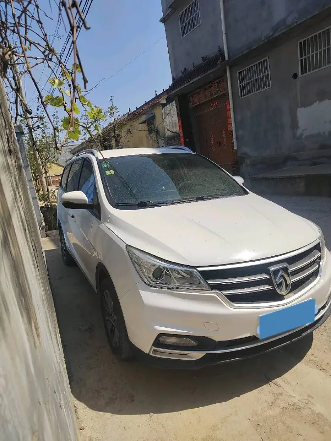 2019 BaoJun 730 1.5L 112HP L4 6MT,autocango,china used car exporter,china ev exporter,chinese used car exporter,chinese used ev exporter