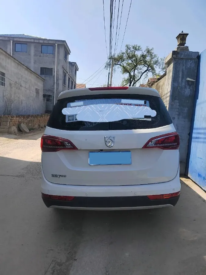 2019 BaoJun 730 1.5L 112HP L4 6MT,autocango,china used car exporter,china ev exporter,chinese used car exporter,chinese used ev exporter