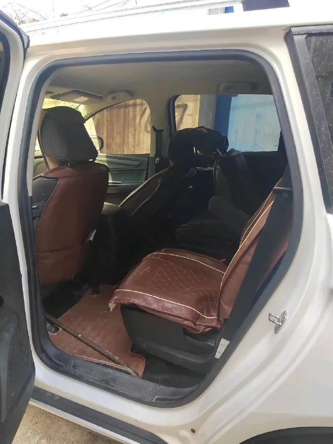 2019 BaoJun 730 1.5L 112HP L4 6MT,autocango,china used car exporter,china ev exporter,chinese used car exporter,chinese used ev exporter