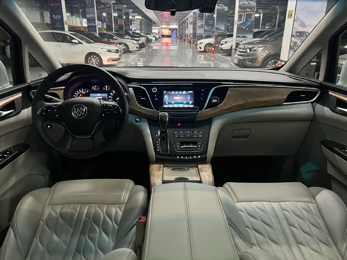 2018 Buick GL8 2.0T 260HP L4 6AT,autocango,china used car exporter,china ev exporter,chinese used car exporter,chinese used ev exporter