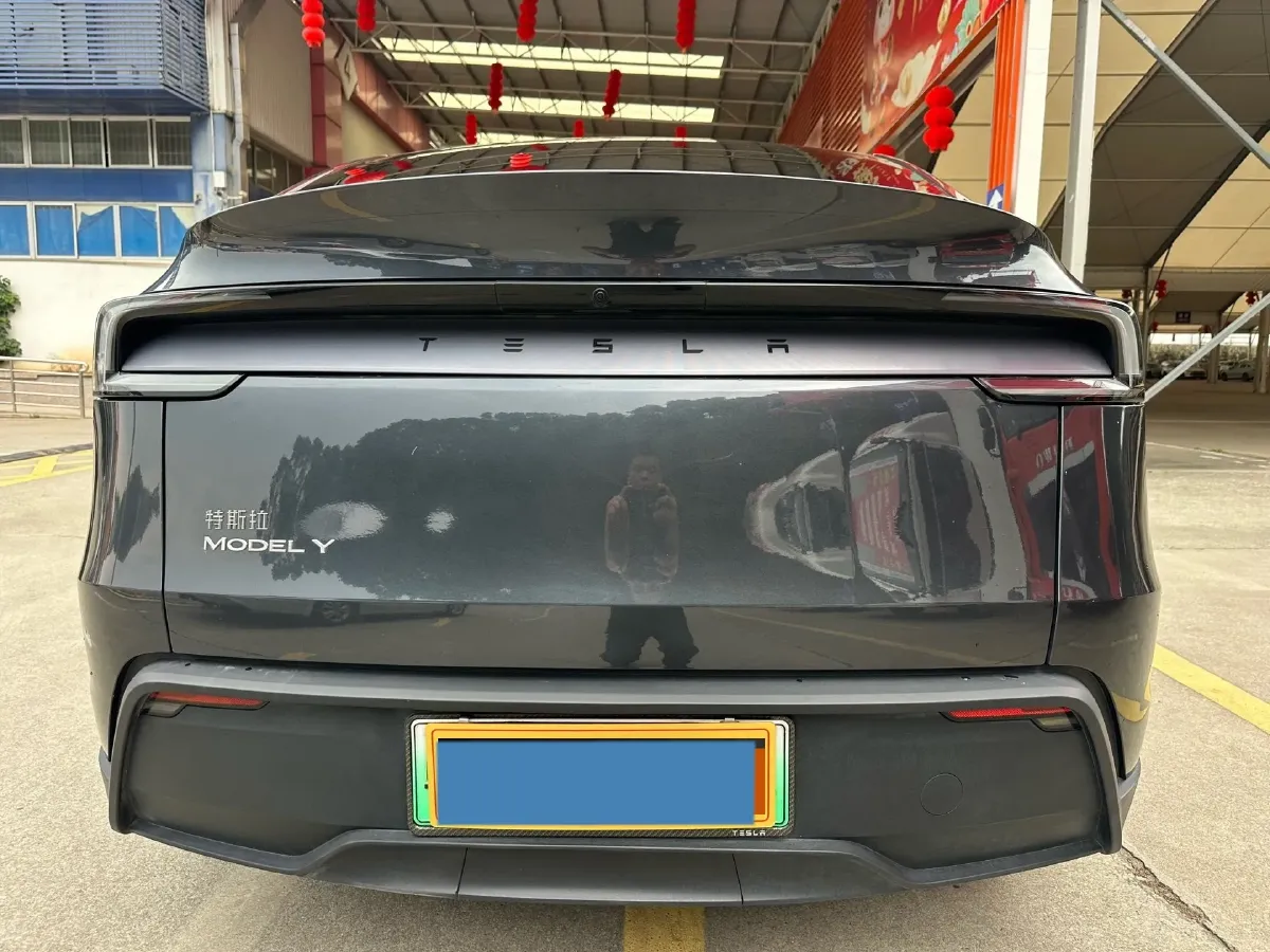 2025 Tesla Model Y BEV 62.5KWH,autocango,china used car exporter,china ev exporter,chinese used car exporter,chinese used ev exporter