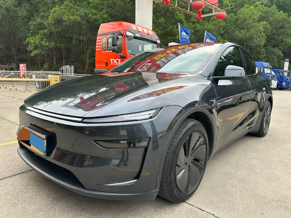 2025 Tesla Model Y BEV 62.5KWH,autocango,china used car exporter,china ev exporter,chinese used car exporter,chinese used ev exporter