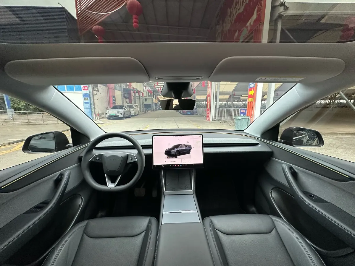 2025 Tesla Model Y BEV 62.5KWH,autocango,china used car exporter,china ev exporter,chinese used car exporter,chinese used ev exporter