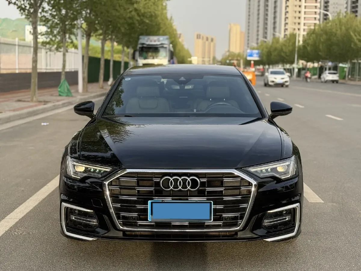 2023 Audi A6L 2.0T 190HP L4 7DCT,autocango,china used car exporter,china ev exporter,chinese used car exporter,chinese used ev exporter