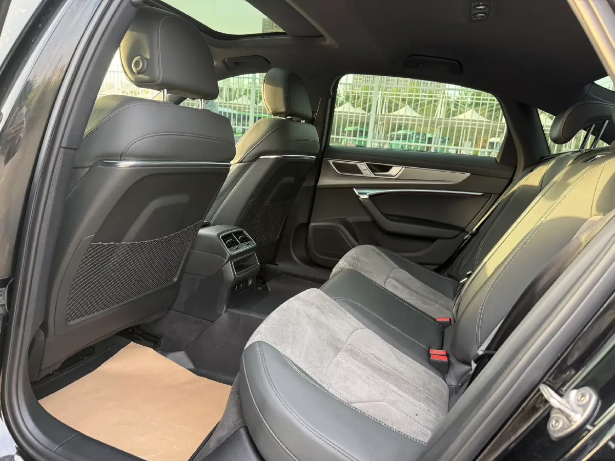 2023 Audi A6L 2.0T 190HP L4 7DCT,autocango,china used car exporter,china ev exporter,chinese used car exporter,chinese used ev exporter