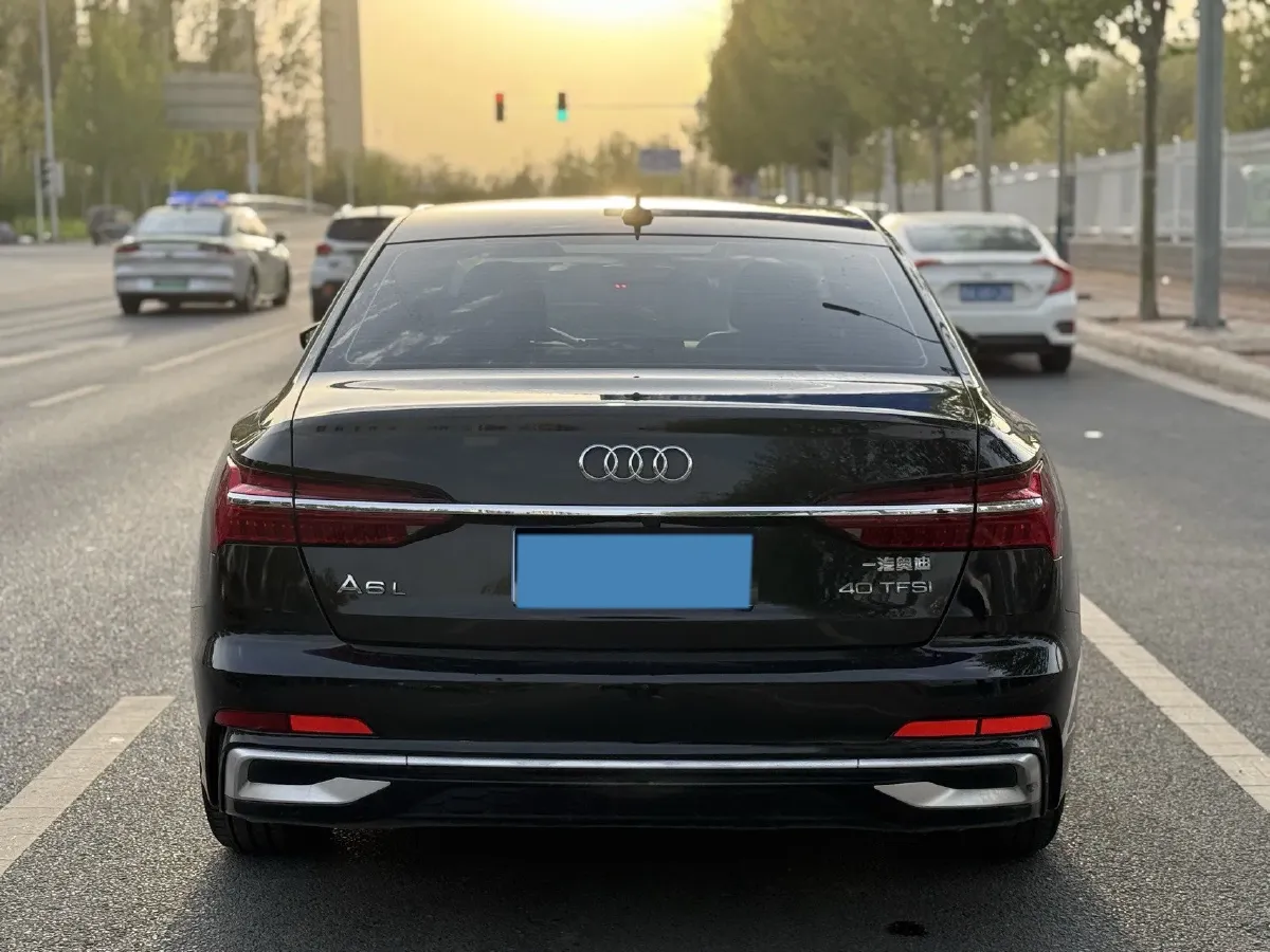 2023 Audi A6L 2.0T 190HP L4 7DCT,autocango,china used car exporter,china ev exporter,chinese used car exporter,chinese used ev exporter
