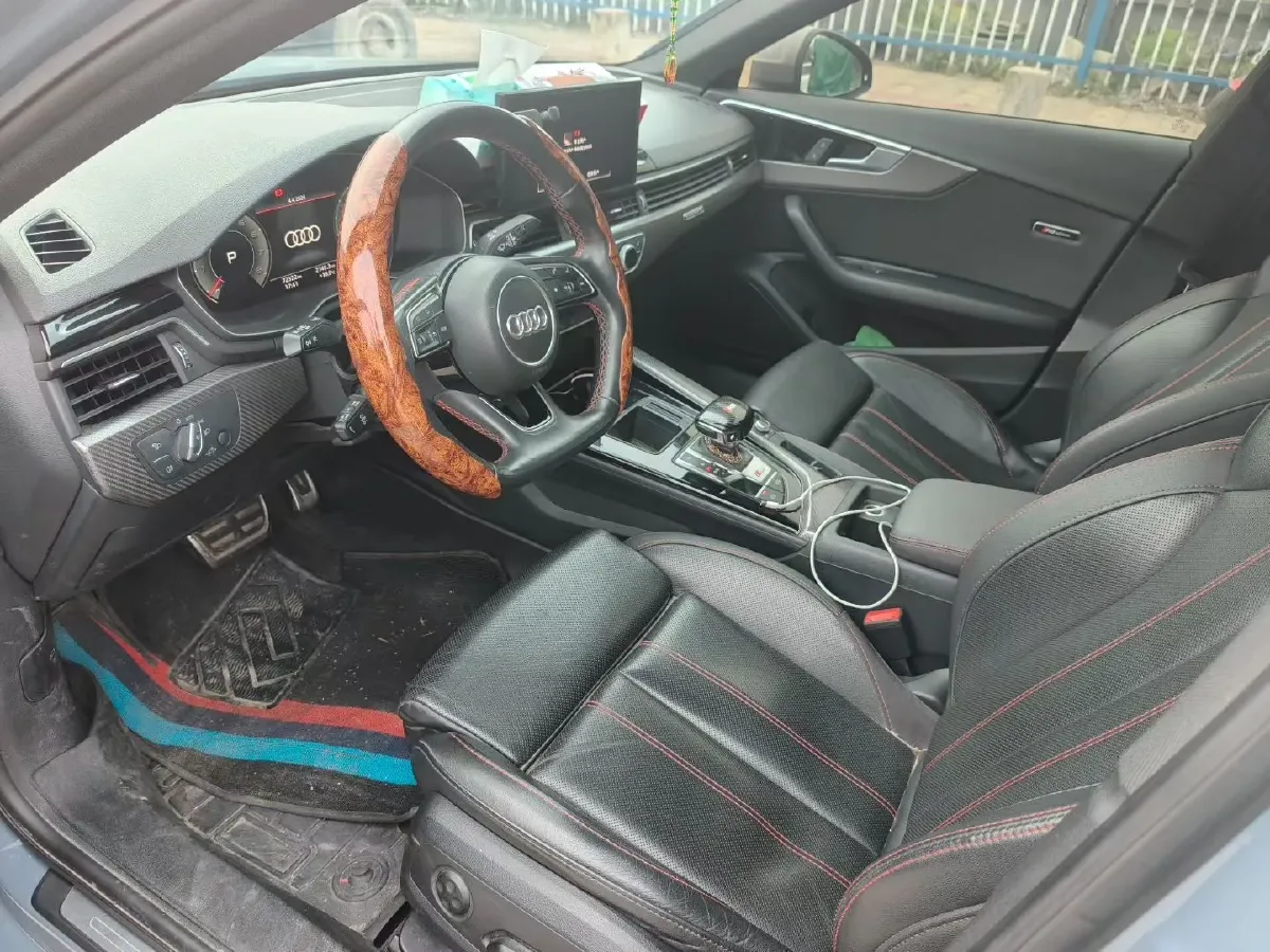 2022 Audi A4L 2.0T 190HP L4 7DCT,autocango,china used car exporter,china ev exporter,chinese used car exporter,chinese used ev exporter