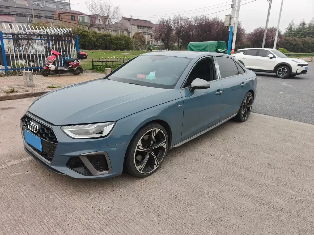 2022 Audi A4L 2.0T 190HP L4 7DCT,autocango,china used car exporter,china ev exporter,chinese used car exporter,chinese used ev exporter