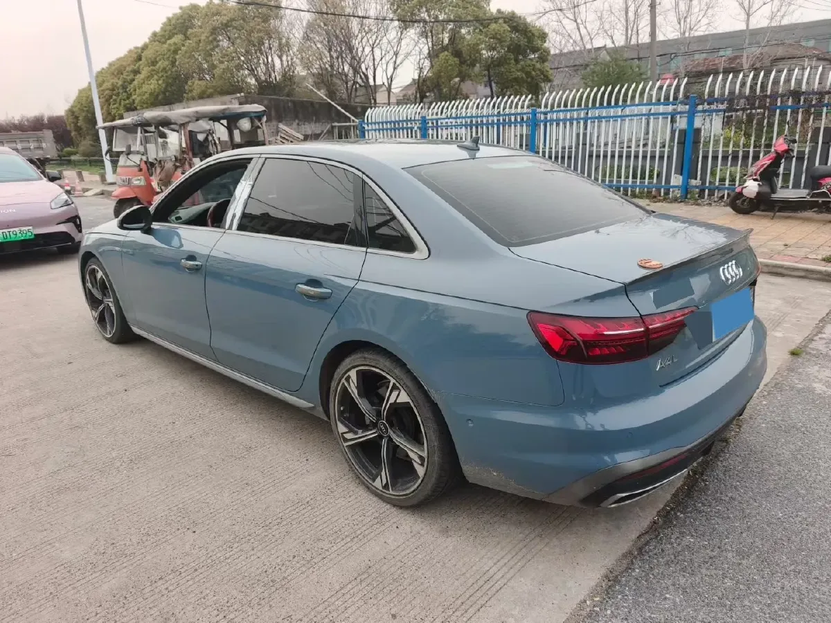 2022 Audi A4L 2.0T 190HP L4 7DCT,autocango,china used car exporter,china ev exporter,chinese used car exporter,chinese used ev exporter
