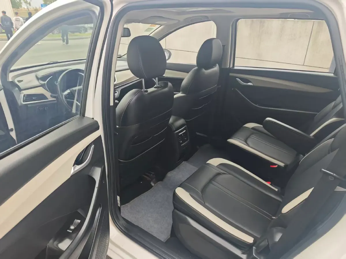 2019 BaoJun 360 1.5L 105HP L4 CVT,autocango,china used car exporter,china ev exporter,chinese used car exporter,chinese used ev exporter
