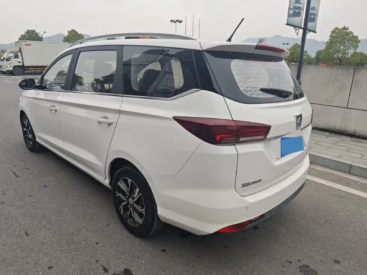 2019 BaoJun 360 1.5L 105HP L4 CVT,autocango,china used car exporter,china ev exporter,chinese used car exporter,chinese used ev exporter