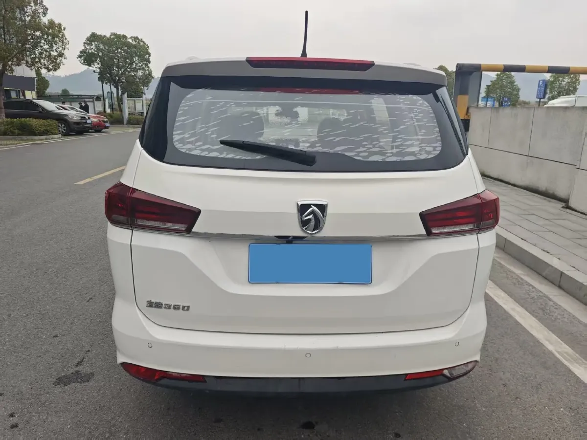 2019 BaoJun 360 1.5L 105HP L4 CVT,autocango,china used car exporter,china ev exporter,chinese used car exporter,chinese used ev exporter