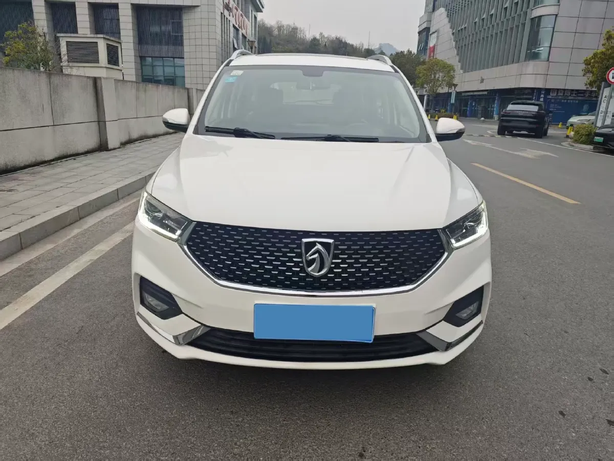 2019 BaoJun 360 1.5L 105HP L4 CVT,autocango,china used car exporter,china ev exporter,chinese used car exporter,chinese used ev exporter