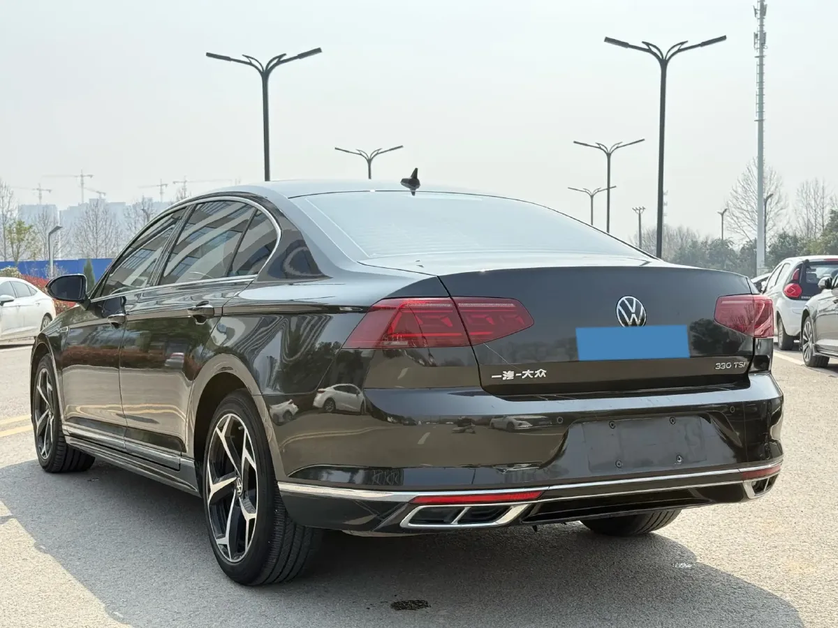 2023 Volkswagen Magotan 2.0T 186HP L4 7DCT,autocango,china used car exporter,china ev exporter,chinese used car exporter,chinese used ev exporter