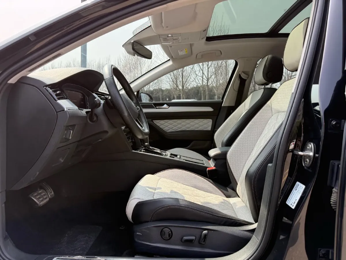 2023 Volkswagen Magotan 2.0T 186HP L4 7DCT,autocango,china used car exporter,china ev exporter,chinese used car exporter,chinese used ev exporter