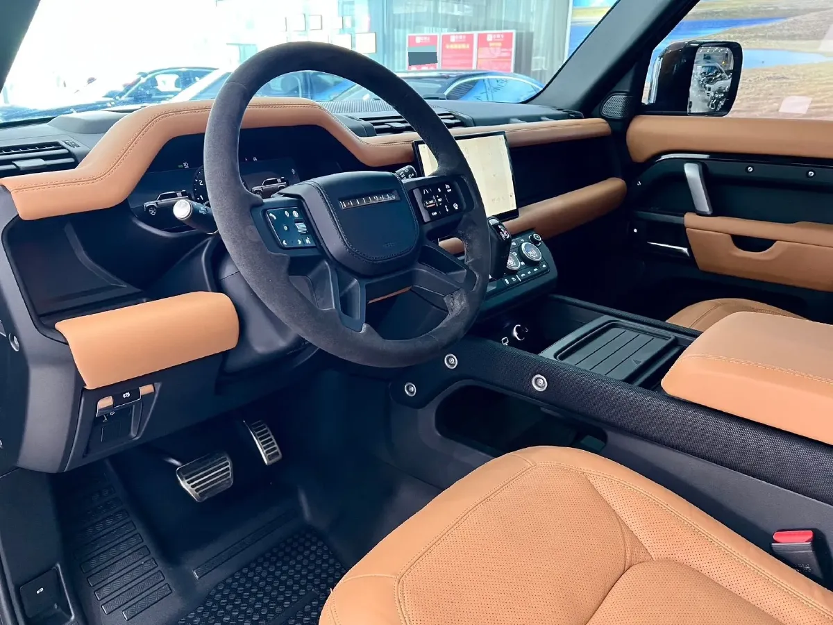 2024 Land Rover Defender 5.0T 525HP V8 8AT,autocango,china used car exporter,china ev exporter,chinese used car exporter,chinese used ev exporter