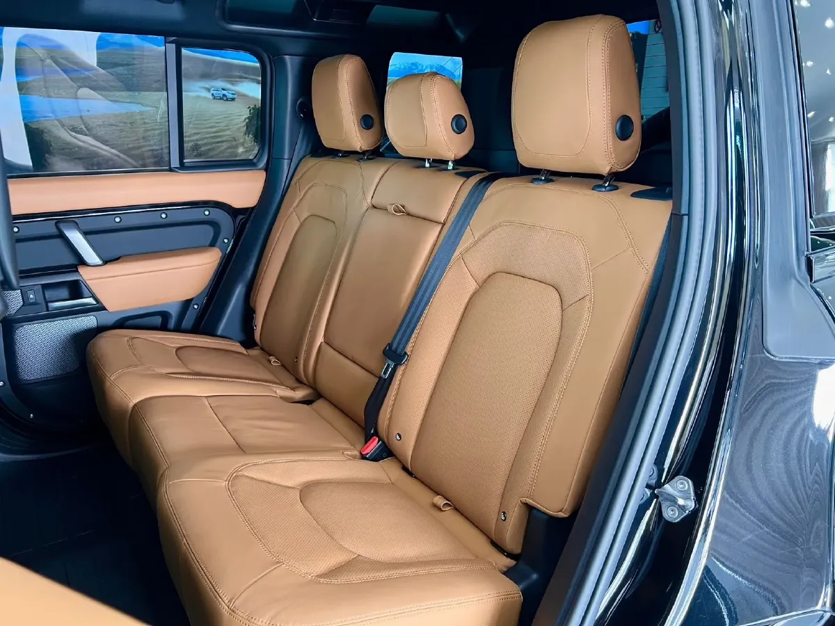 2024 Land Rover Defender 5.0T 525HP V8 8AT,autocango,china used car exporter,china ev exporter,chinese used car exporter,chinese used ev exporter