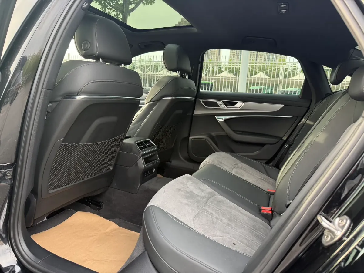 2023 Audi A6L 2.0T 190HP L4 7DCT,autocango,china used car exporter,china ev exporter,chinese used car exporter,chinese used ev exporter