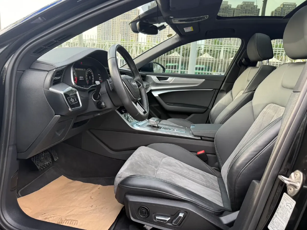 2023 Audi A6L 2.0T 190HP L4 7DCT,autocango,china used car exporter,china ev exporter,chinese used car exporter,chinese used ev exporter