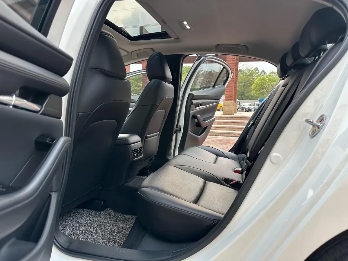 2021 Mazda 3 Axela 2.0L 158HP L4 6AT,autocango,china used car exporter,china ev exporter,chinese used car exporter,chinese used ev exporter