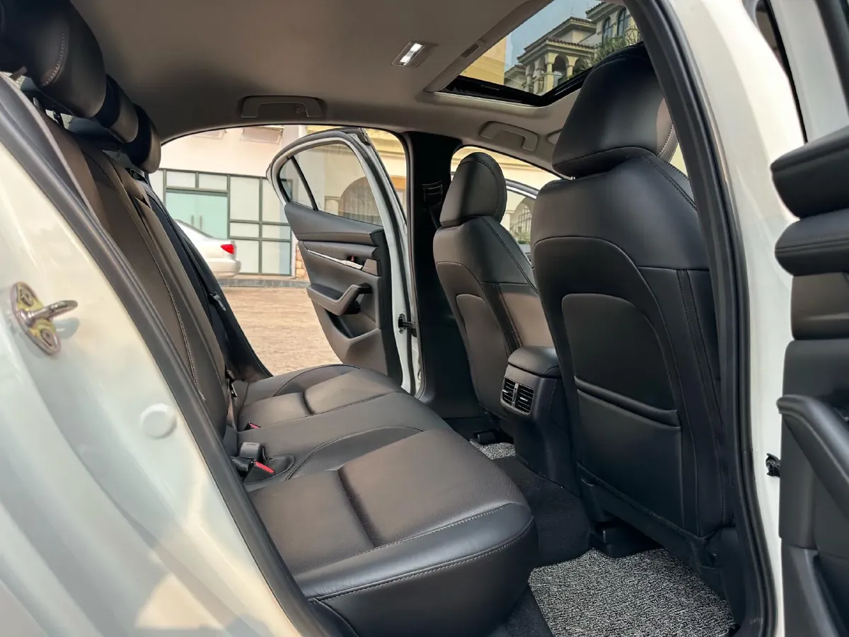 2021 Mazda 3 Axela 2.0L 158HP L4 6AT,autocango,china used car exporter,china ev exporter,chinese used car exporter,chinese used ev exporter