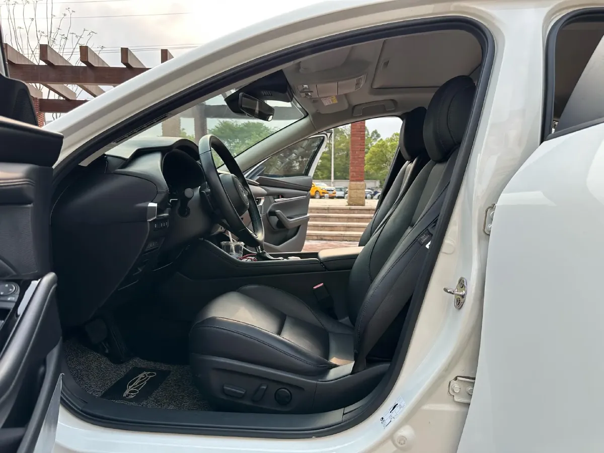 2021 Mazda 3 Axela 2.0L 158HP L4 6AT,autocango,china used car exporter,china ev exporter,chinese used car exporter,chinese used ev exporter