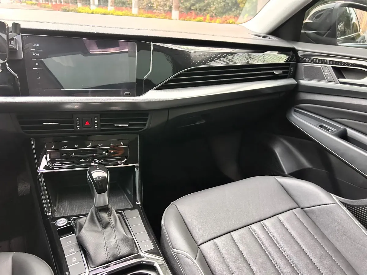 2022 Skoda Kodiak GT 2.0T 186HP L4 7DCT,autocango,china used car exporter,china ev exporter,chinese used car exporter,chinese used ev exporter