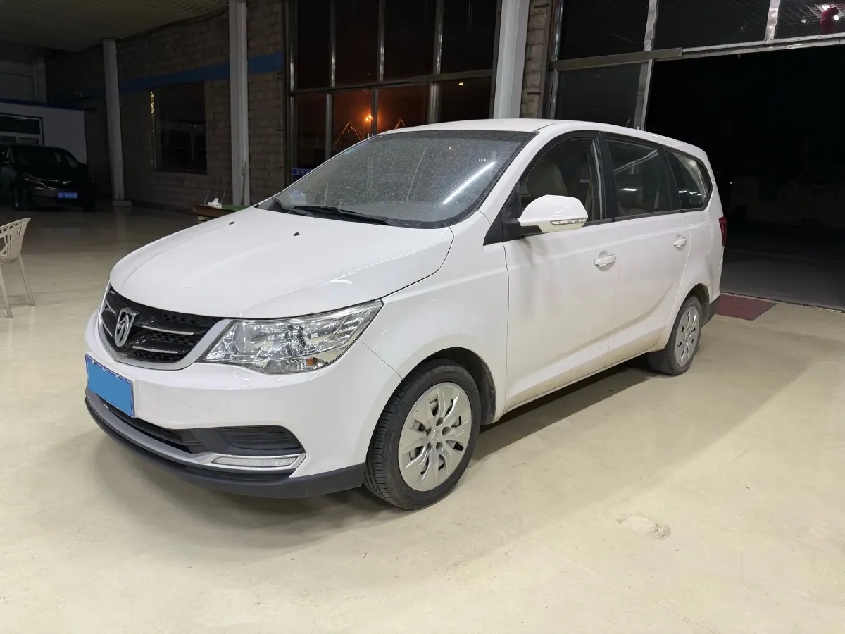 2019 BaoJun 730 1.5L 105HP L4 6MT,autocango,china used car exporter,china ev exporter,chinese used car exporter,chinese used ev exporter