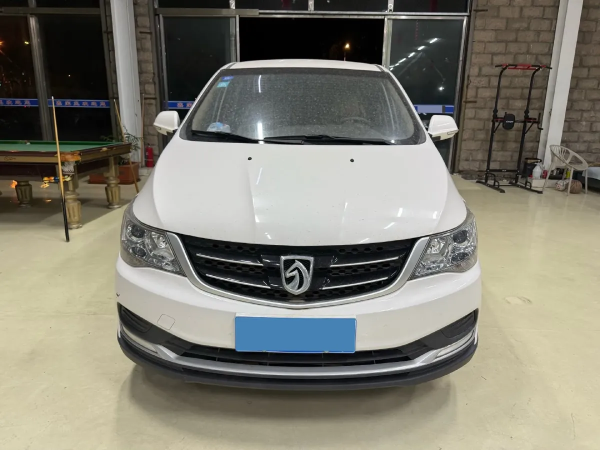 2019 BaoJun 730 1.5L 105HP L4 6MT,autocango,china used car exporter,china ev exporter,chinese used car exporter,chinese used ev exporter