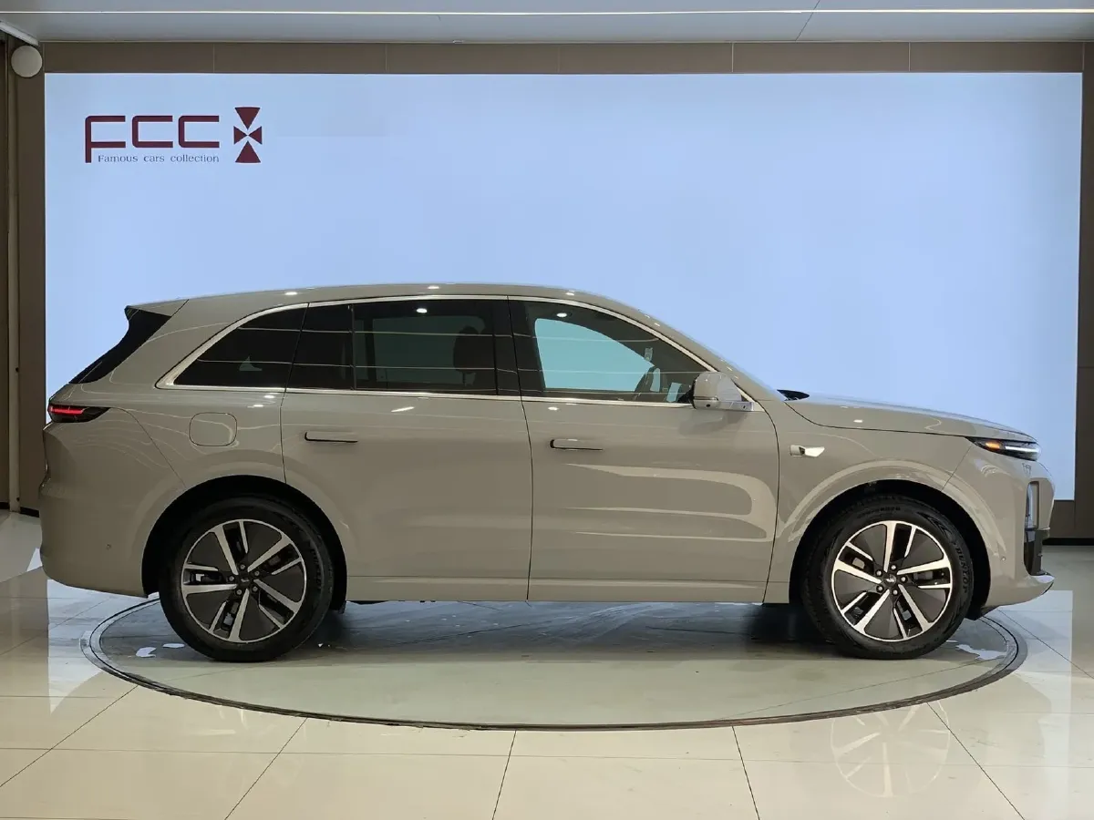 2025 Li L6 Range Extended 154HP L4 REEV,autocango,china used car exporter,china ev exporter,chinese used car exporter,chinese used ev exporter