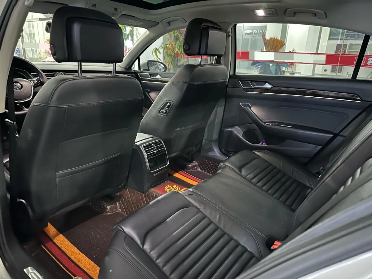 2018 Volkswagen Magotan 1.8T 180HP L4 7DCT,autocango,china used car exporter,china ev exporter,chinese used car exporter,chinese used ev exporter