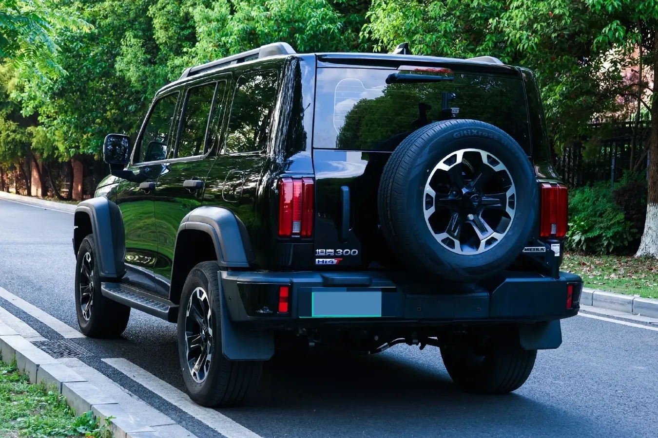 2025 Tank 300 2.0T 252HP L4 9AT PHEV,autocango,china used car exporter,china ev exporter,chinese used car exporter,chinese used ev exporter