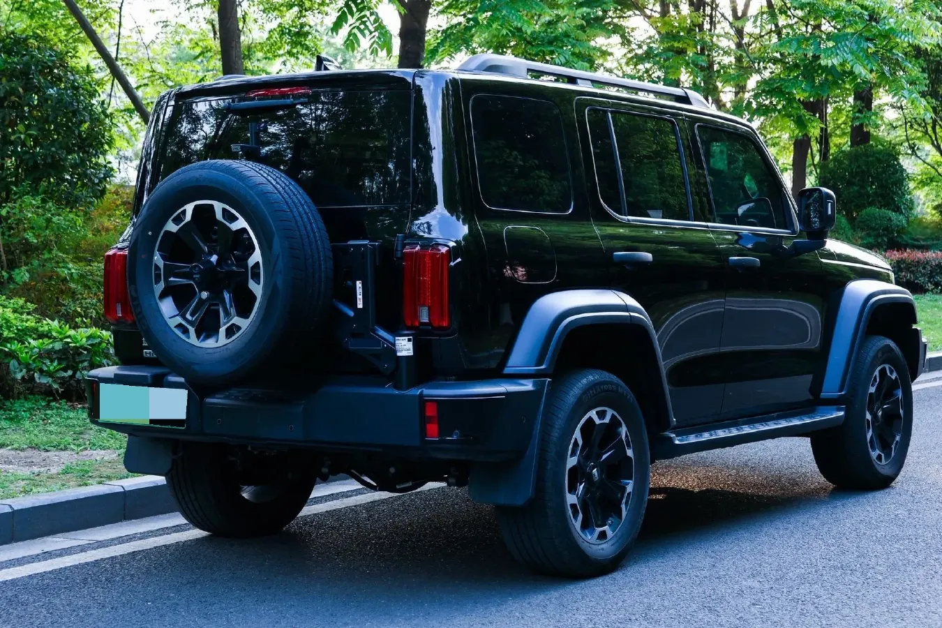 2025 Tank 300 2.0T 252HP L4 9AT PHEV,autocango,china used car exporter,china ev exporter,chinese used car exporter,chinese used ev exporter