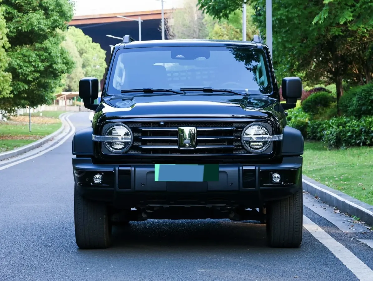 2025 Tank 300 2.0T 252HP L4 9AT PHEV,autocango,china used car exporter,china ev exporter,chinese used car exporter,chinese used ev exporter