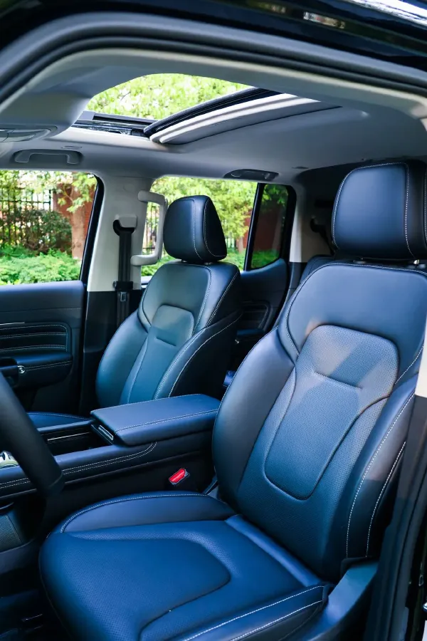 2025 Tank 300 2.0T 252HP L4 9AT PHEV,autocango,china used car exporter,china ev exporter,chinese used car exporter,chinese used ev exporter