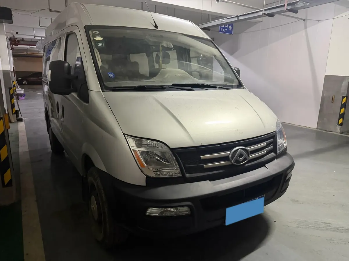 2018 MAXUS XinTu V80 2.5T 136HP L4 6MT,autocango,china used car exporter,china ev exporter,chinese used car exporter,chinese used ev exporter
