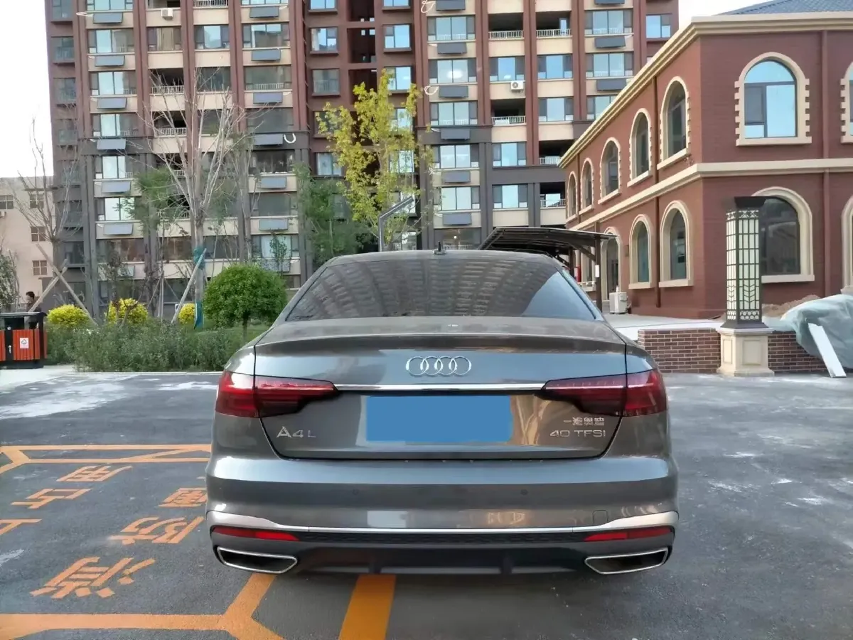 2023 Audi A4L 2.0T 190HP L4 7DCT,autocango,china used car exporter,china ev exporter,chinese used car exporter,chinese used ev exporter