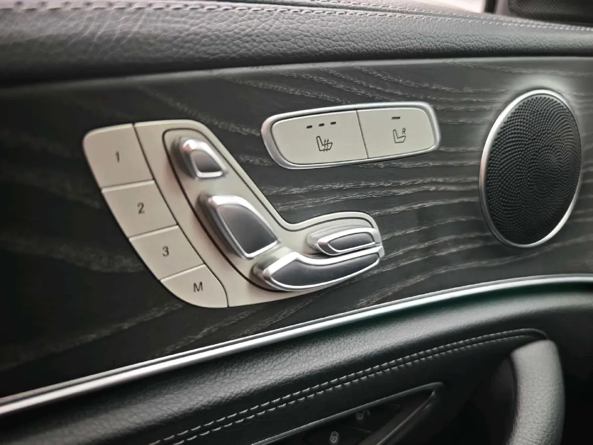 2020 Mercedes-Benz E Class 2.0T 258HP L4 9AT,autocango,china used car exporter,china ev exporter,chinese used car exporter,chinese used ev exporter