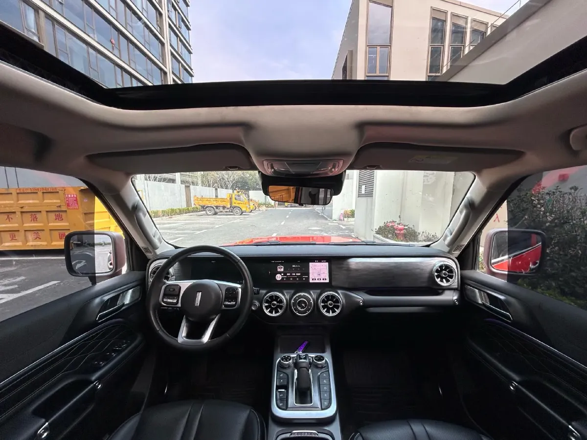 2021 Tank 300 2.0T 227HP L4 8AT,autocango,china used car exporter,china ev exporter,chinese used car exporter,chinese used ev exporter