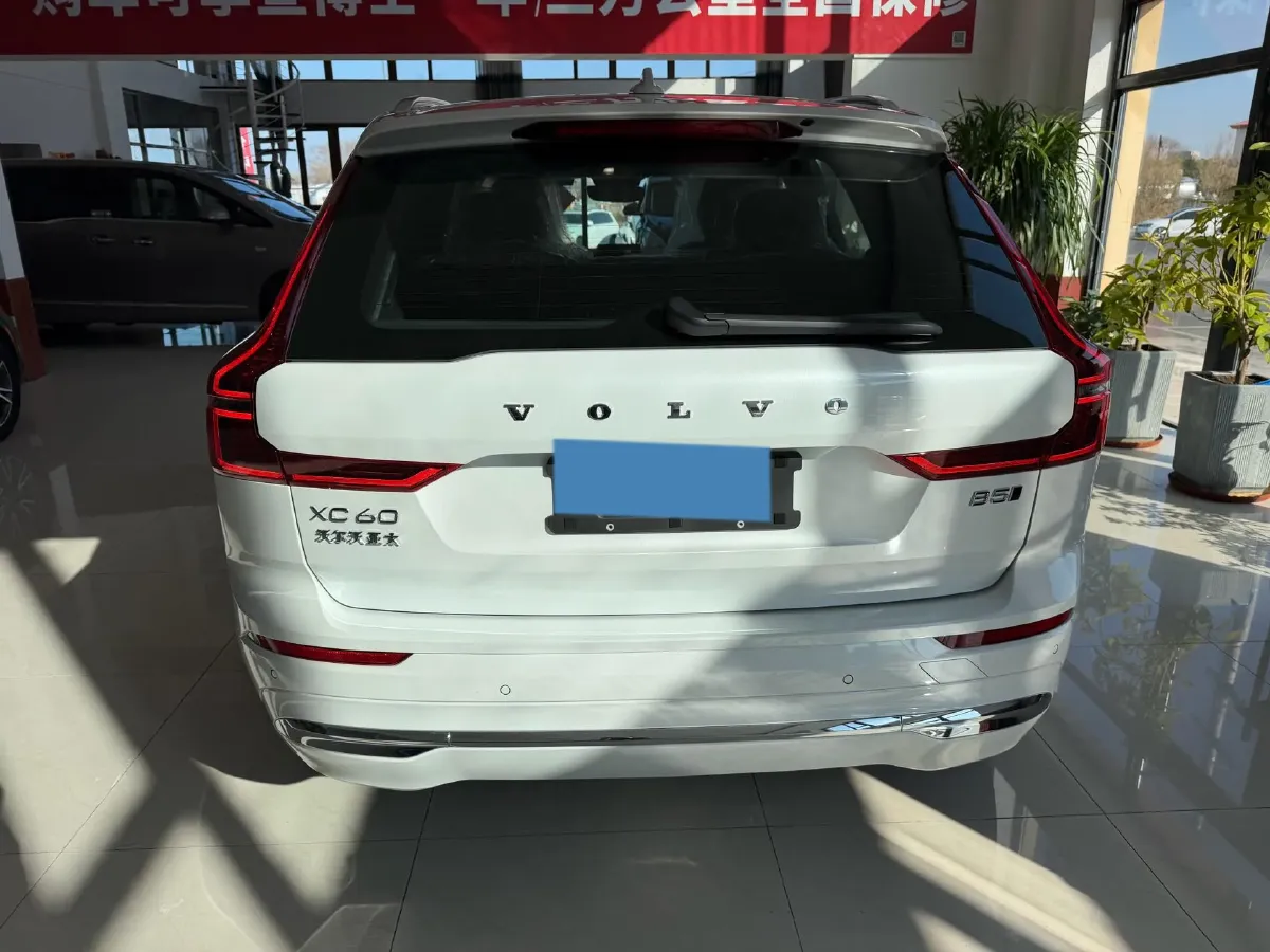 2024 Volvo XC60 2.0T 250HP L4 8AT,autocango,china used car exporter,china ev exporter,chinese used car exporter,chinese used ev exporter