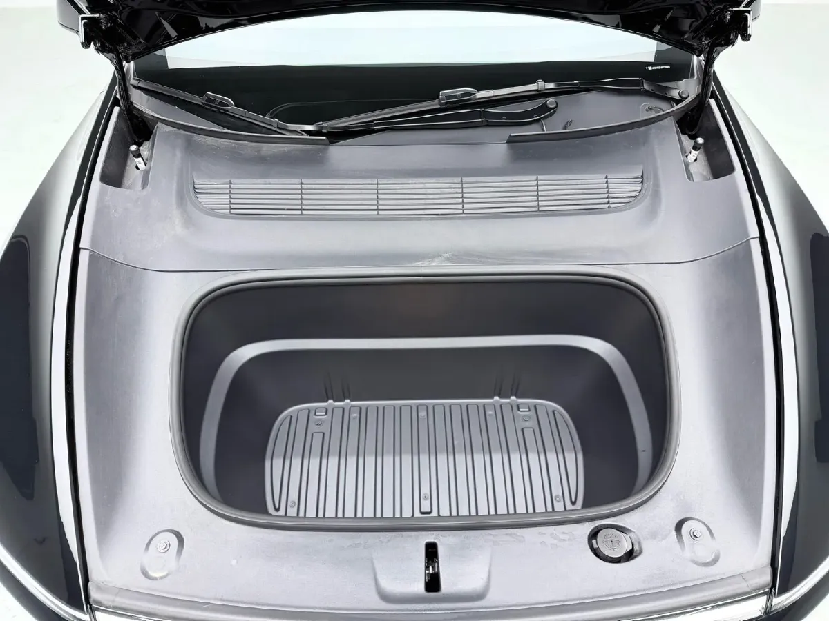 2025 Tesla Model Y BEV 62.5KWH,autocango,china used car exporter,china ev exporter,chinese used car exporter,chinese used ev exporter