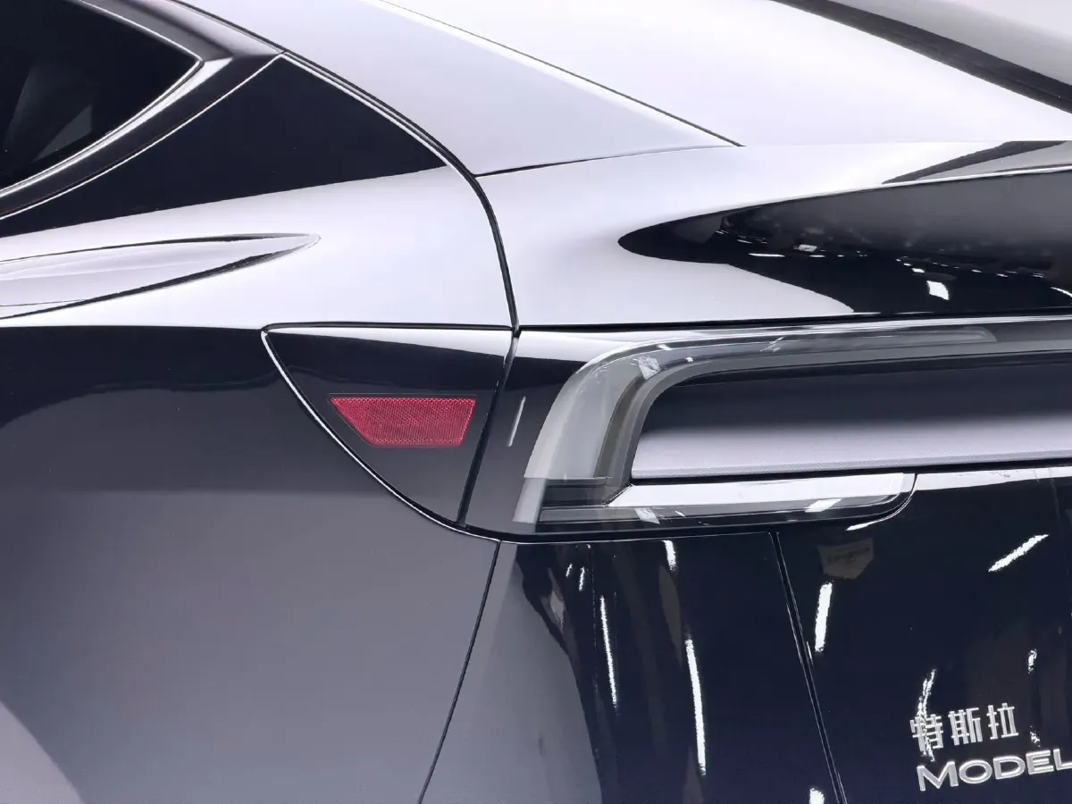 2025 Tesla Model Y BEV 62.5KWH,autocango,china used car exporter,china ev exporter,chinese used car exporter,chinese used ev exporter