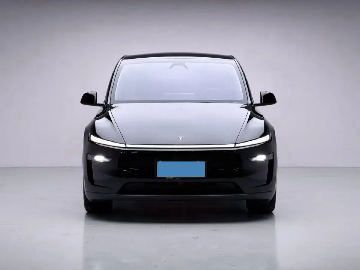 2025 Tesla Model Y BEV 62.5KWH,autocango,china used car exporter,china ev exporter,chinese used car exporter,chinese used ev exporter