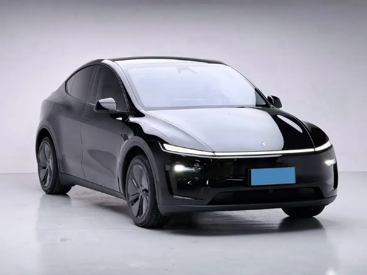 2025 Tesla Model Y BEV 62.5KWH,autocango,china used car exporter,china ev exporter,chinese used car exporter,chinese used ev exporter