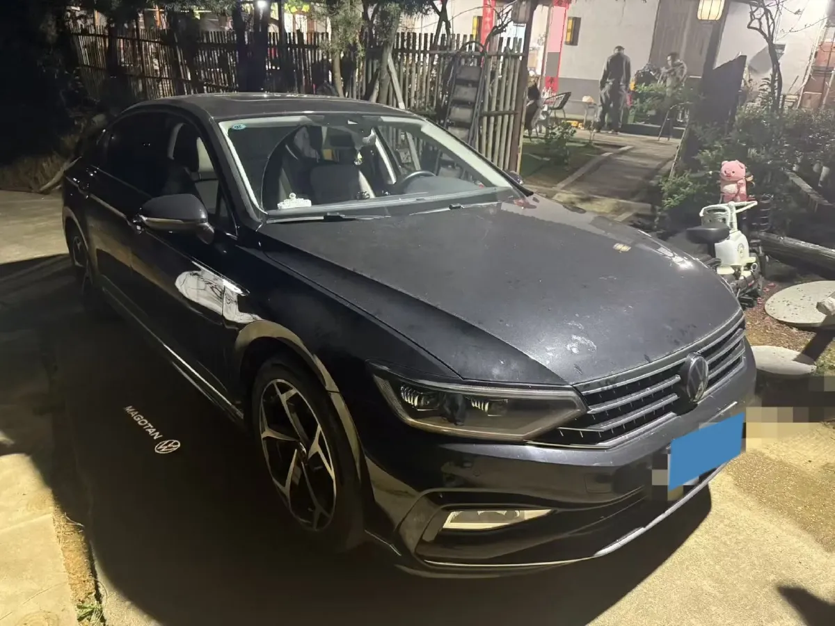 2023 Volkswagen Magotan 2.0T 186HP L4 7DCT,autocango,china used car exporter,china ev exporter,chinese used car exporter,chinese used ev exporter