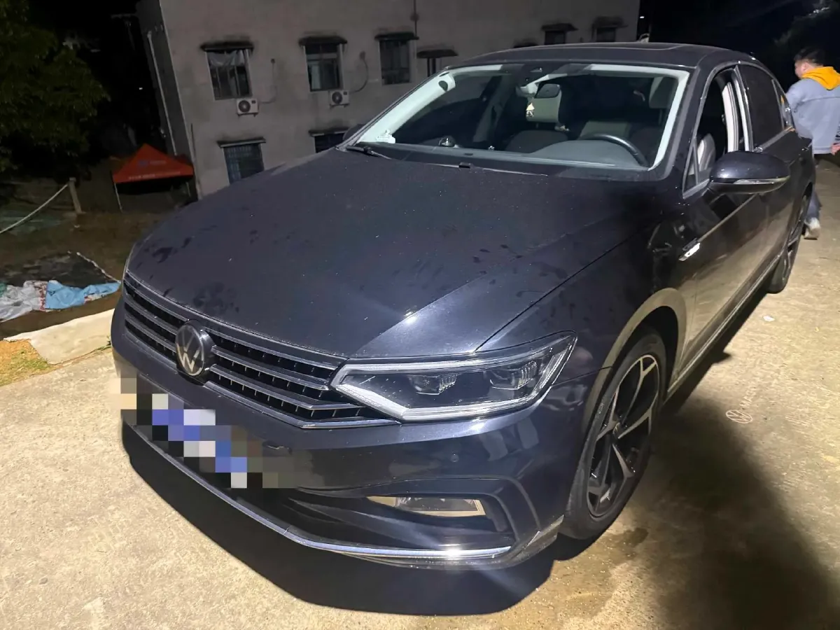 2023 Volkswagen Magotan 2.0T 186HP L4 7DCT,autocango,china used car exporter,china ev exporter,chinese used car exporter,chinese used ev exporter