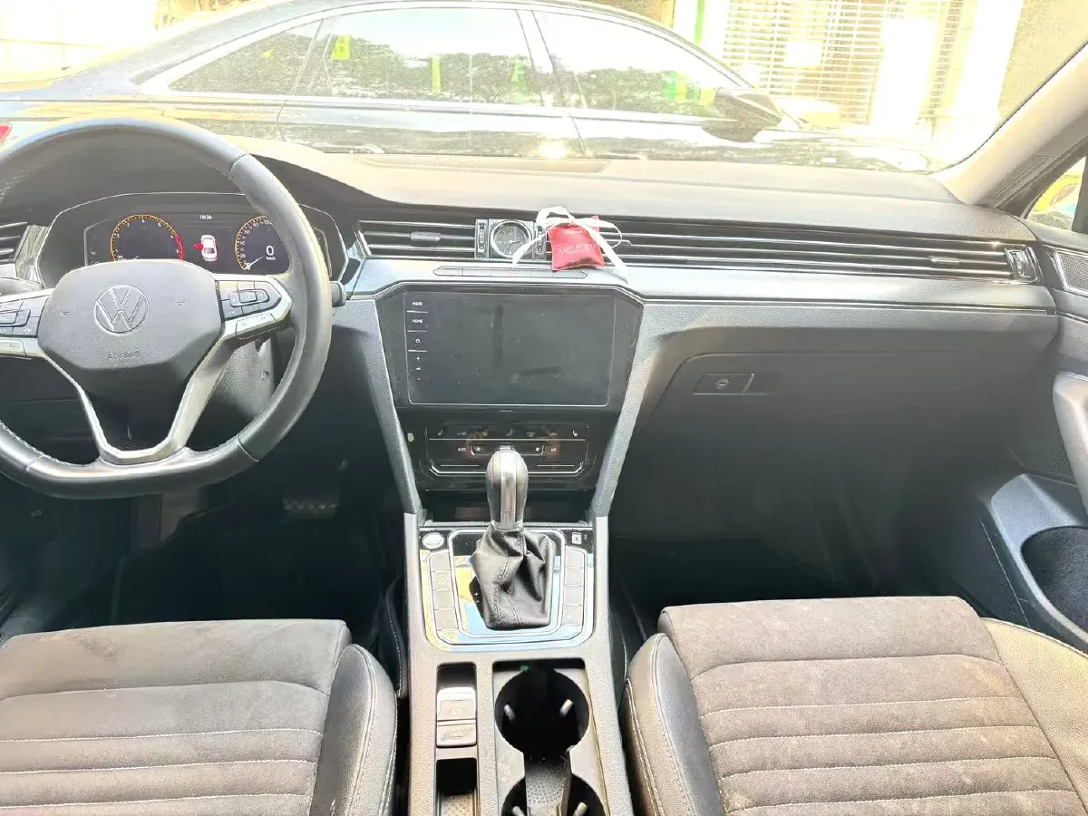 2023 Volkswagen Magotan 2.0T 186HP L4 7DCT,autocango,china used car exporter,china ev exporter,chinese used car exporter,chinese used ev exporter