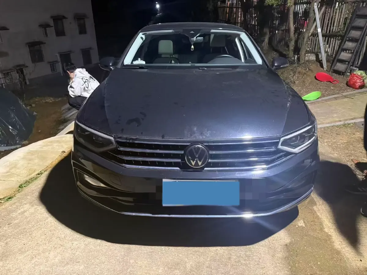 2023 Volkswagen Magotan 2.0T 186HP L4 7DCT,autocango,china used car exporter,china ev exporter,chinese used car exporter,chinese used ev exporter
