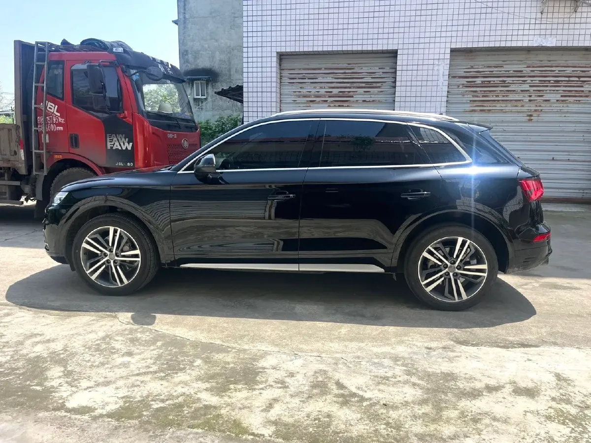 2020 Audi Q5L 2.0T 190HP L4 7DCT,autocango,china used car exporter,china ev exporter,chinese used car exporter,chinese used ev exporter